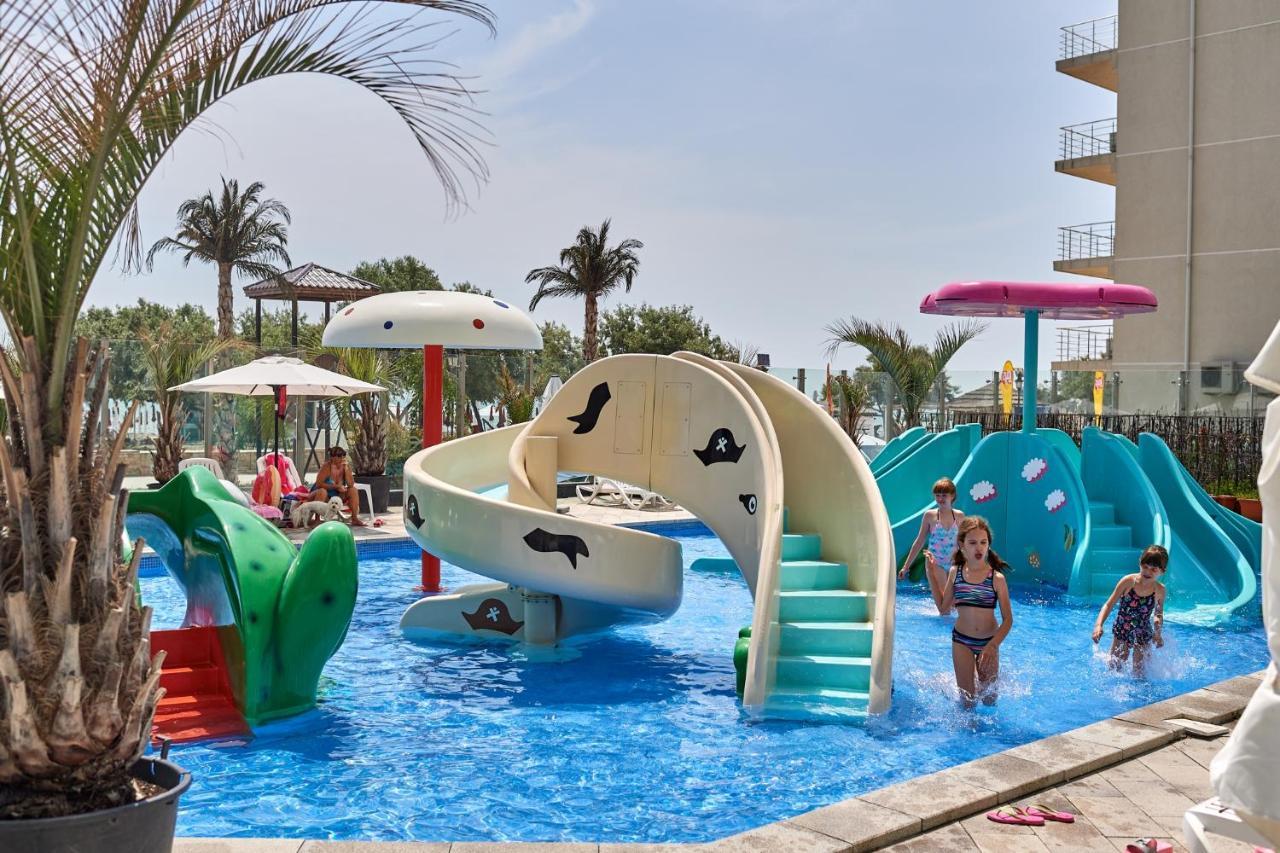 Coral Aparthotel Pool & Spa Mamaia Nord Năvodari Eksteriør billede